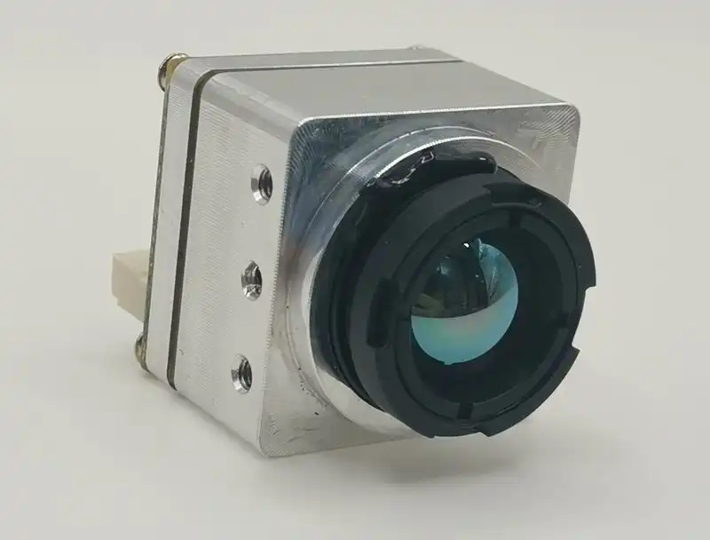 Detector Type: Vanadium Oxide non-cooling Infrared Focal Plane DetectorThermal imaging camera can be used on field equipment such as drones, aircraft and vehicles