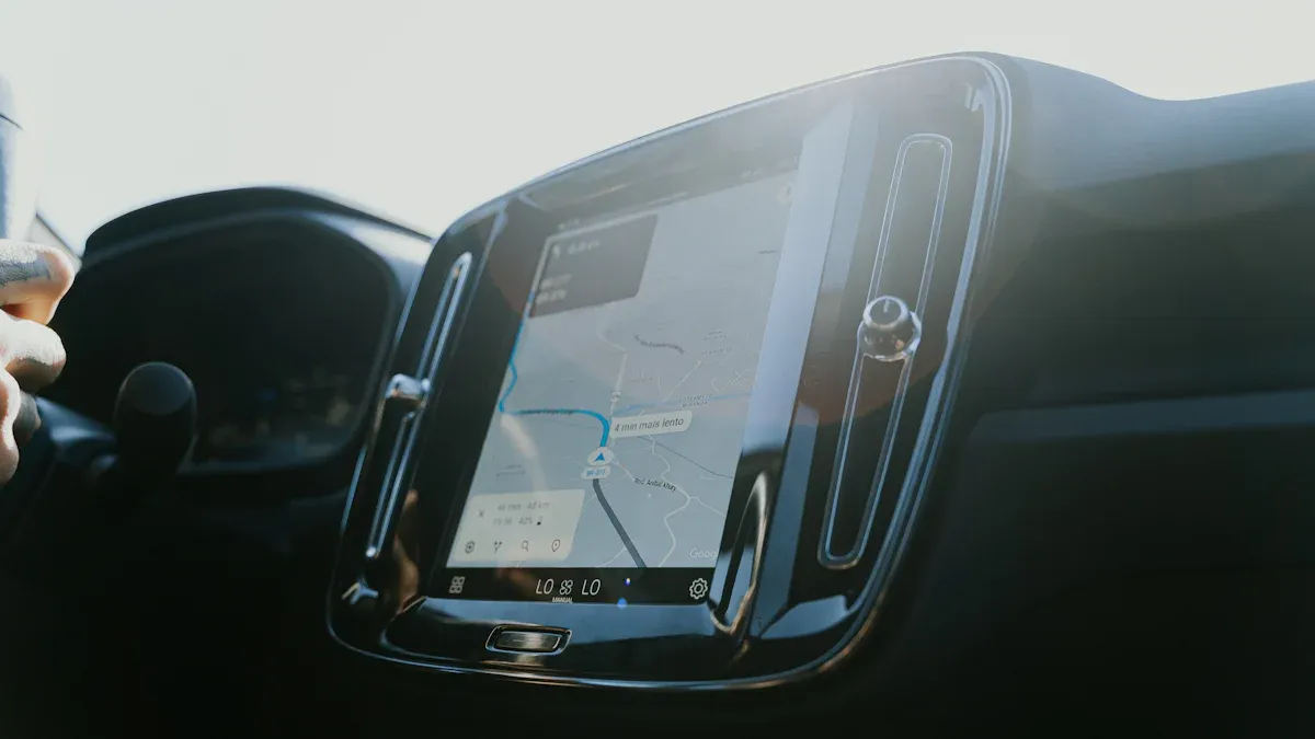Как работают GPS-активируемые LCD-экраны для такси