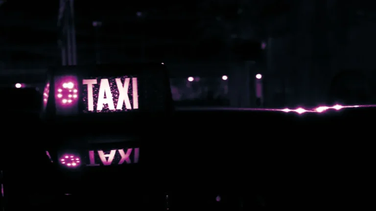 Comparing the Best Electronic Perimeter Taxi Advertising Displays in 2025
