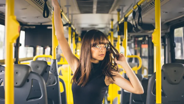 What You Need to Know About In-Bus Screen Advertising Costs and Returns