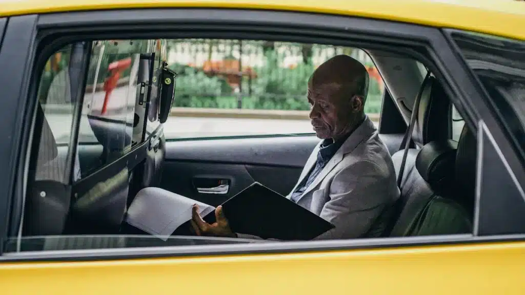 13.3 inch taxi advertising screens offer the best balance