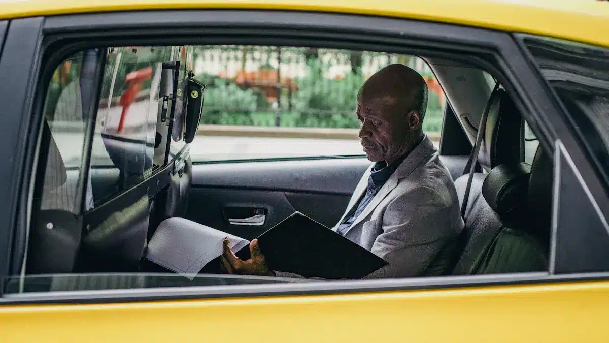 13.3 inch taxi advertising screens offer the best balance