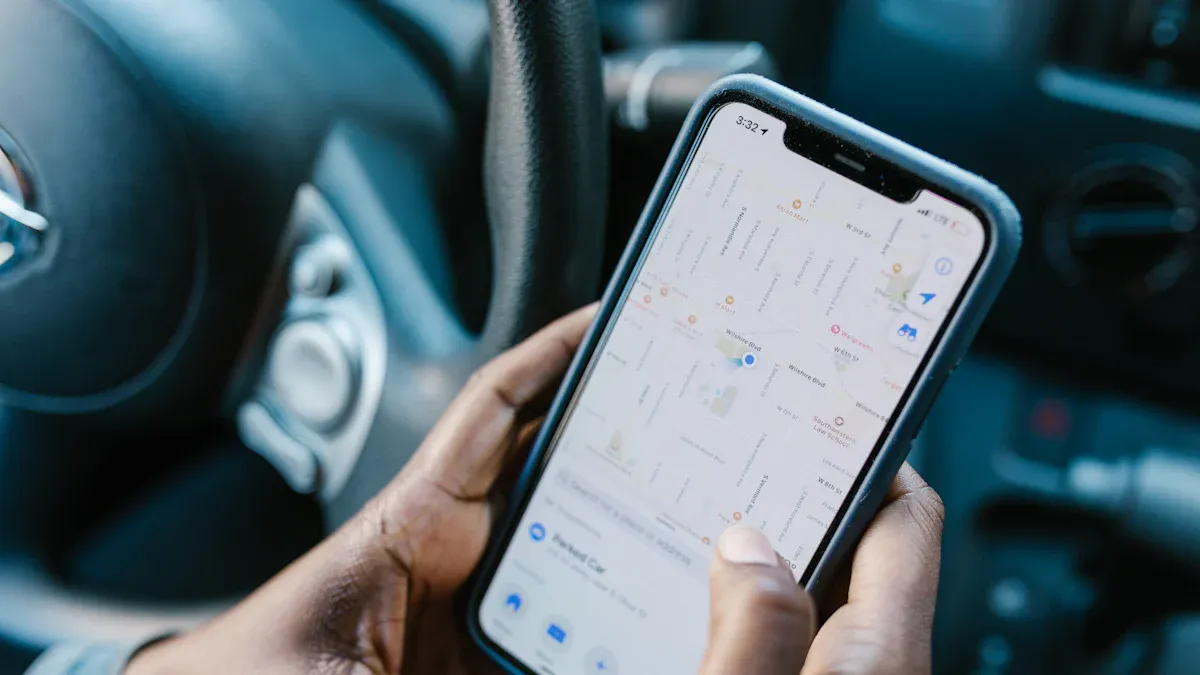 How GPS-Based Automatic Advertising Displays Work in 2025