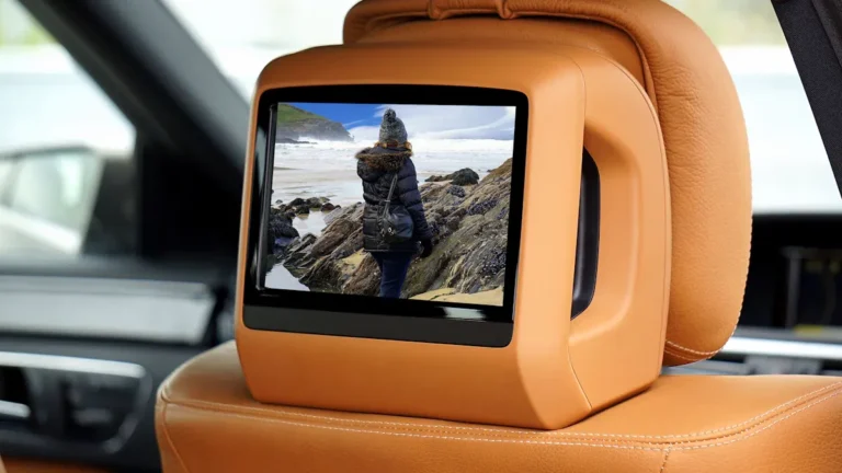Увеличить доход водителей каршеринга в России с помощью LCD-рекламных экранов