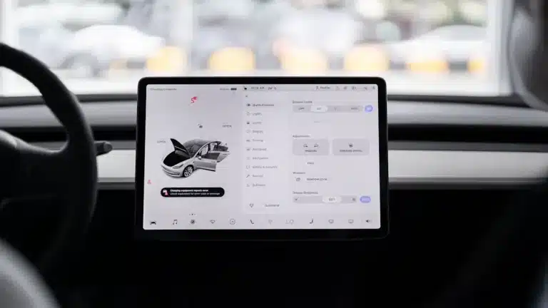 In-car screens in Kyrgyzstan легко установить и настроить