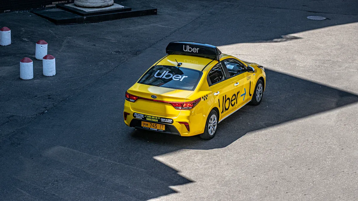 Rear-mounted or Roof-mounted Ad Displays Which Is Better for Ride-hailing Cars