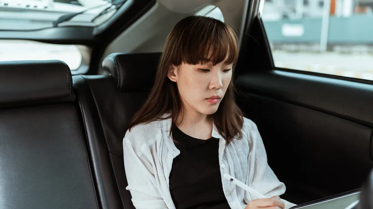 Benefits of Rear Ad Screens for Ride-Hailing Cars