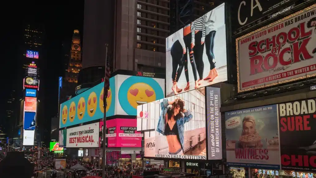 Geofencing or Geotargeting Which Works Best for Digital Campaigns
