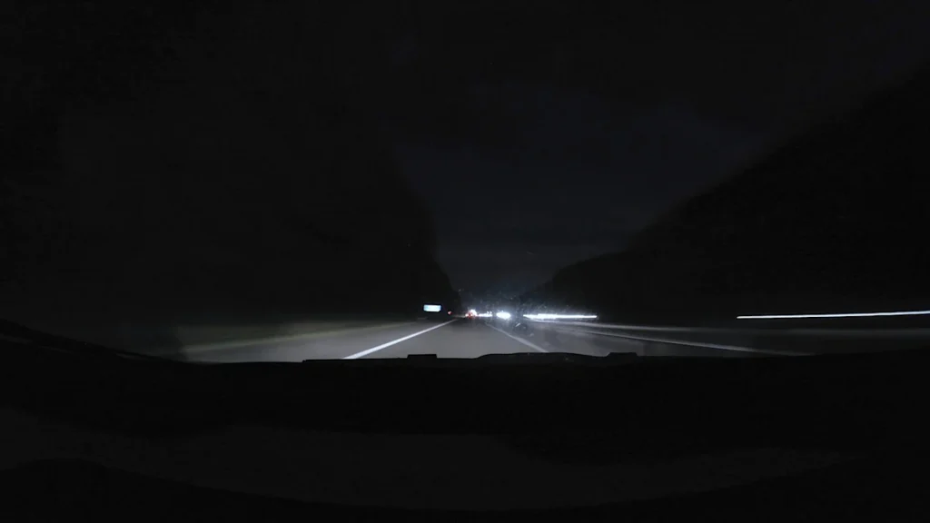 autobahn cars motorway night drive 4040947