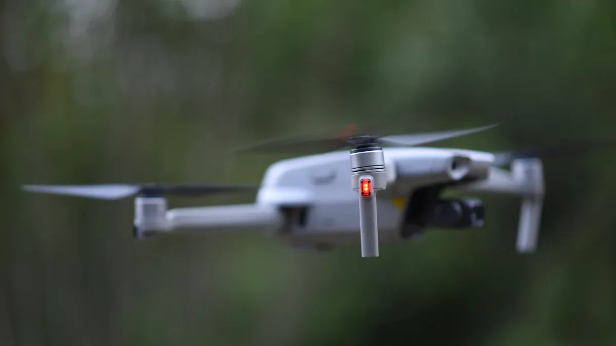 Новые стандарты беспилотников для охраны периметра: тепловизионные камеры для ночных патрулей 2 Тепловизоры на дронах: ключ к охрана периметра с помощью дронов