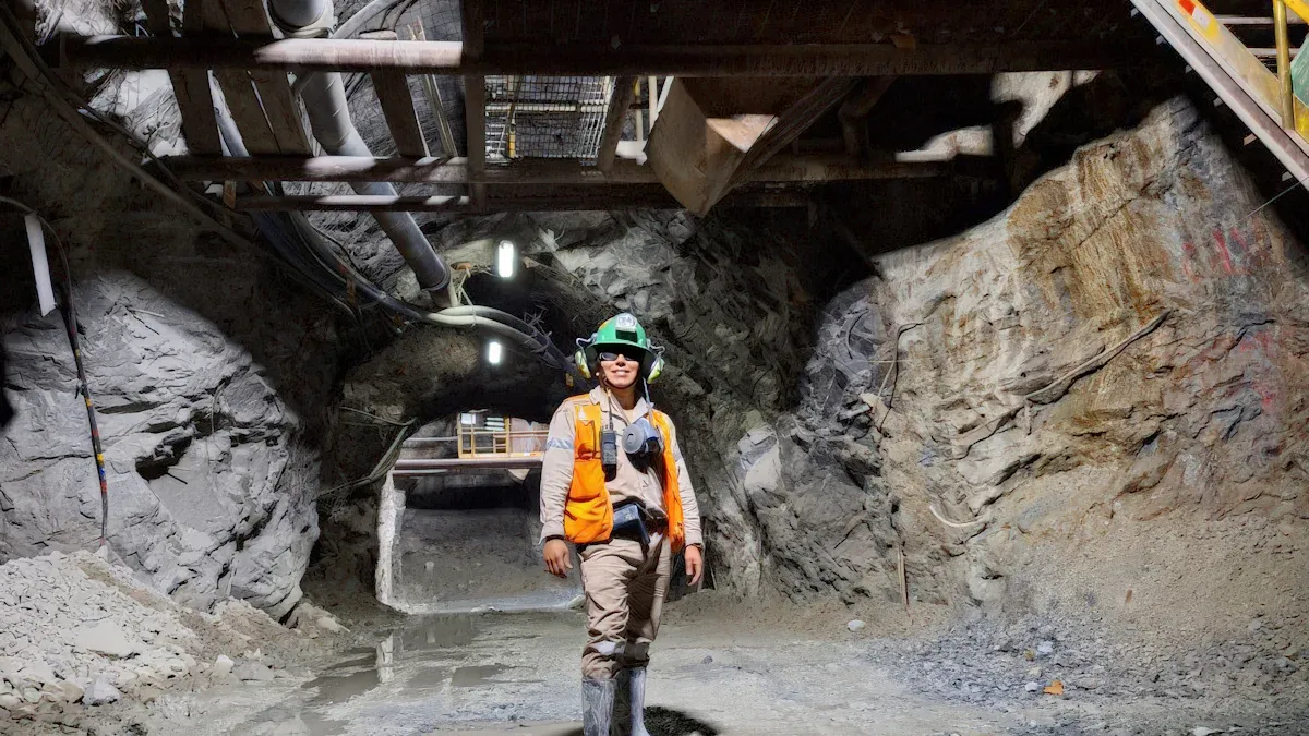 How a 640×512 thermal imaging camera can prevent equipment failures and fire hazards in mining enterprises 2 Thermal Imaging in Mining Safety